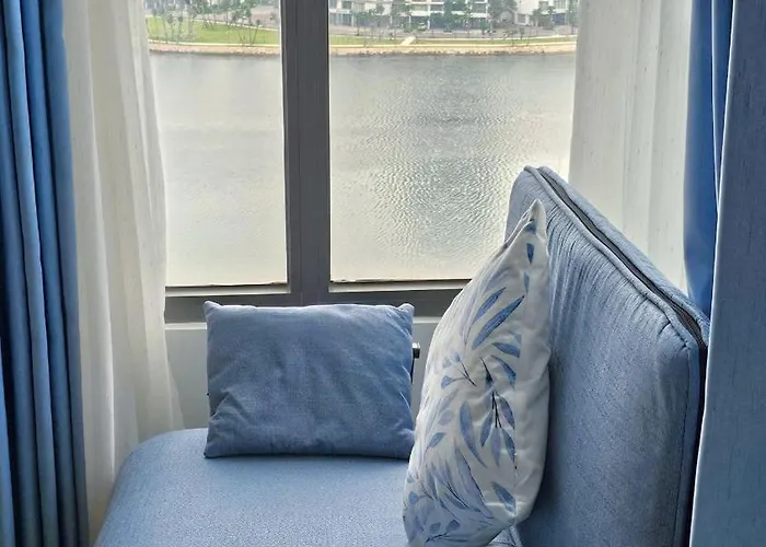 Căn hộ Greenbay Premium Bay *